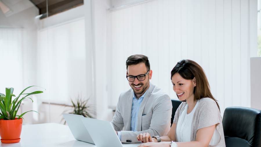 Entrepreneurs from Constantine planning a UAE company